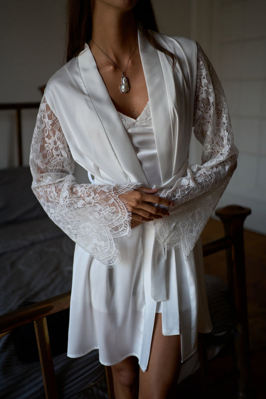 The Nina Robe